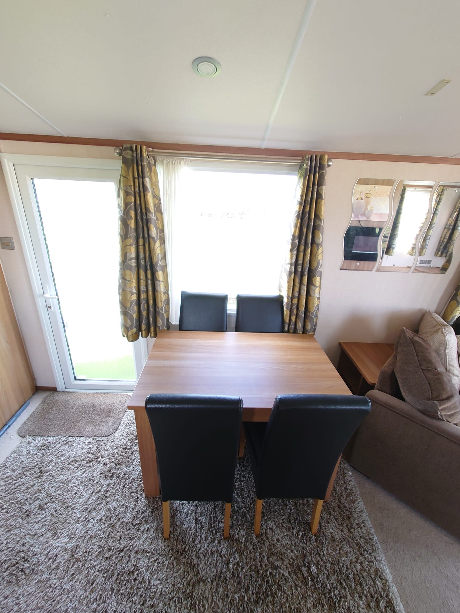 Taurus 38X12 2 Beds (2012)