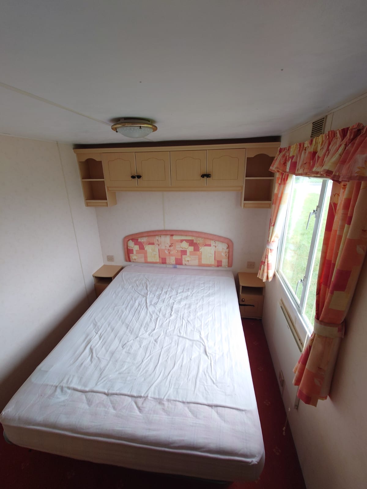 Amethyst 32x12 2 Beds (2004)