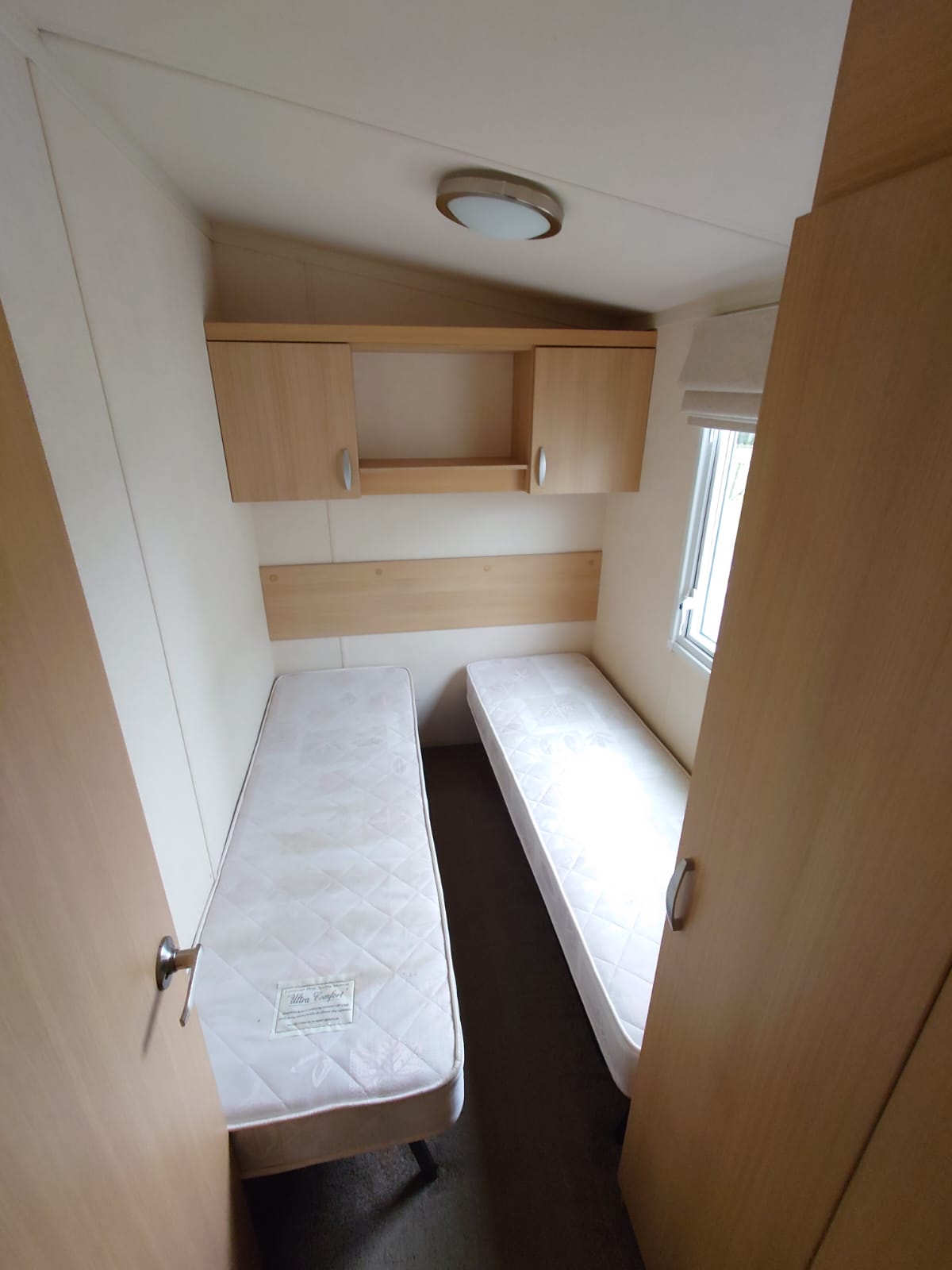 Burgundy 32x12 2 Beds (2011)