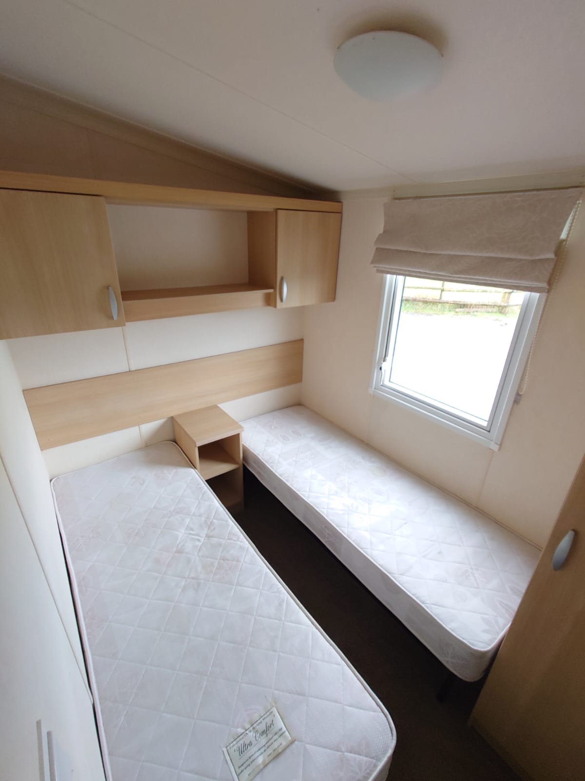 Burgundy 32x12 2 Beds (2011)