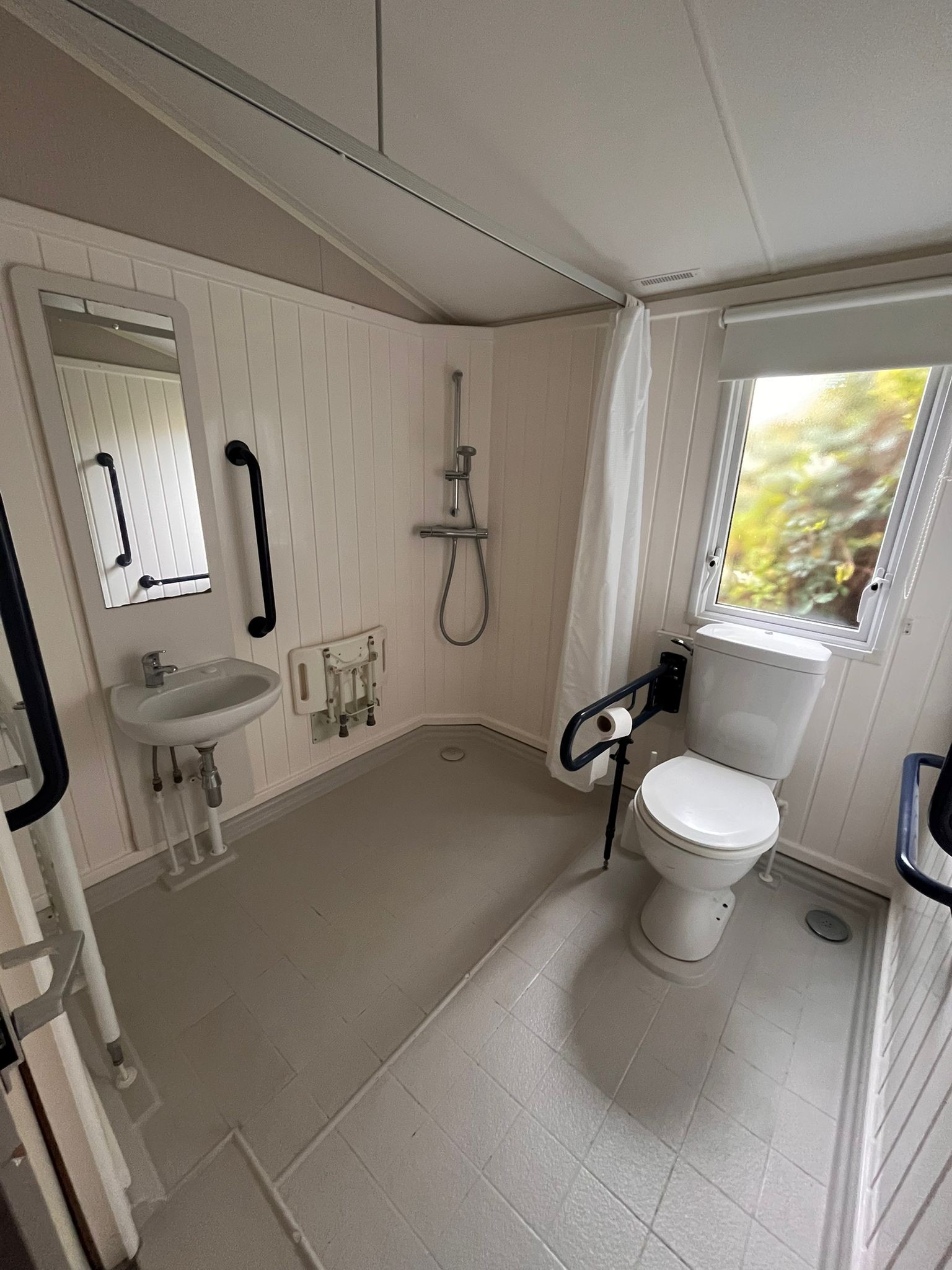 Richmond WCF 37X12 2 Beds (2018)